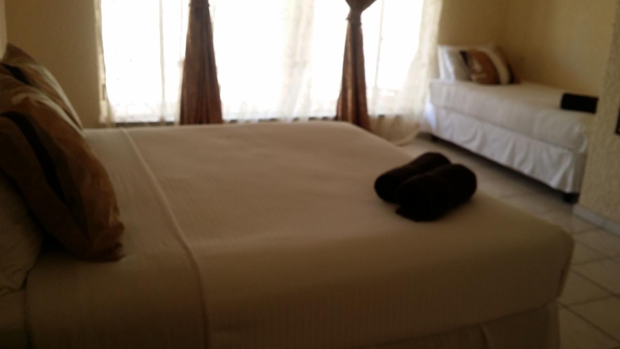 Moye Guest House Benoni Exterior foto